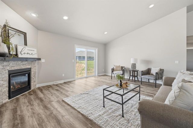 5749 N SEQUOIA DRIVE, Appleton, WI 54913