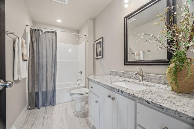 5749 N SEQUOIA DRIVE, Appleton, WI 54913