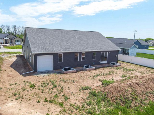 5749 N SEQUOIA DRIVE, Appleton, WI 54913