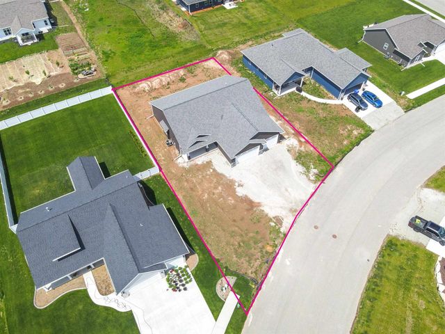 5749 N SEQUOIA DRIVE, Appleton, WI 54913