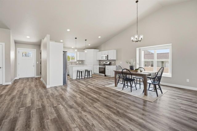 5749 N SEQUOIA DRIVE, Appleton, WI 54913