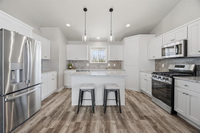5749 N SEQUOIA DRIVE, Appleton, WI 54913