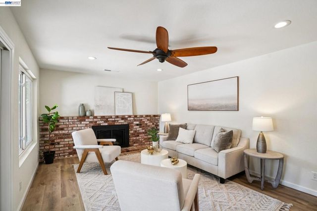 201 Ramon Pl, San Ramon, CA 94583