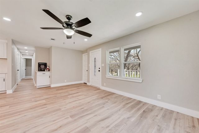 9303 S Fm 730, Azle, TX 76020