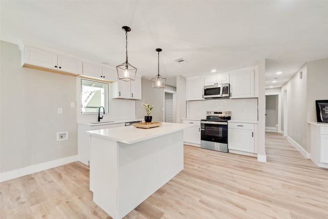 9303 S Fm 730, Azle, TX 76020