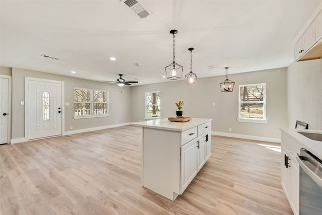 9303 S Fm 730, Azle, TX 76020