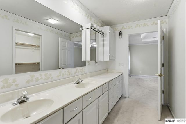 36712 Oakmont Drive, Louisville, NE 68037