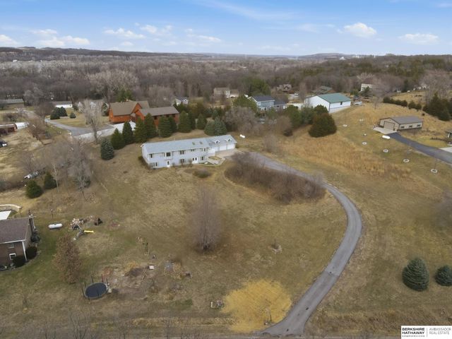 36712 Oakmont Drive, Louisville, NE 68037