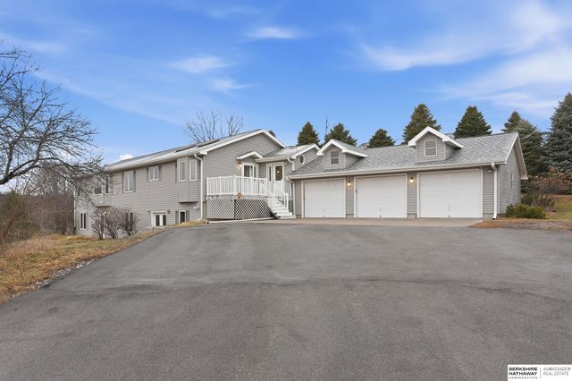 36712 Oakmont Drive, Louisville, NE 68037