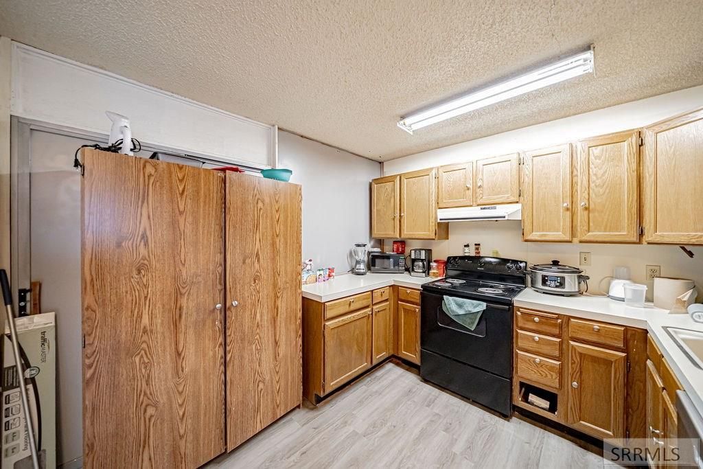 Image 10 of property listing at 375 W Hwy 39, Blackfoot, ID 83221