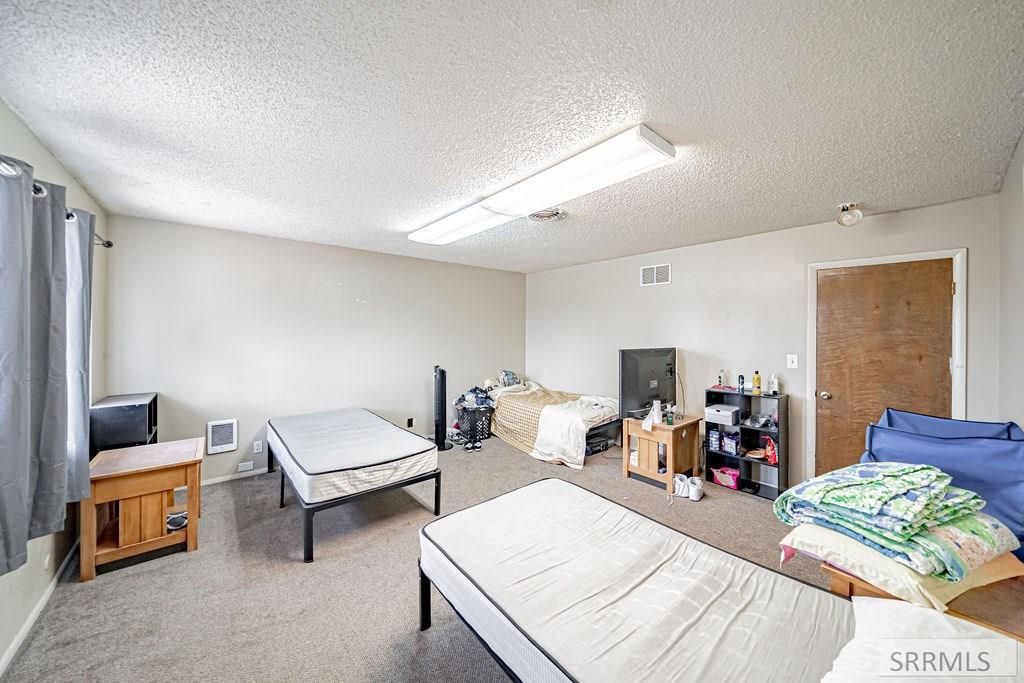 Image 13 of property listing at 375 W Hwy 39, Blackfoot, ID 83221