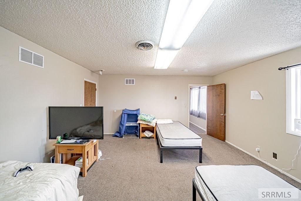 Image 14 of property listing at 375 W Hwy 39, Blackfoot, ID 83221
