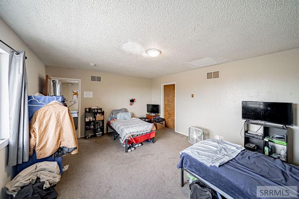 Image 19 of property listing at 375 W Hwy 39, Blackfoot, ID 83221