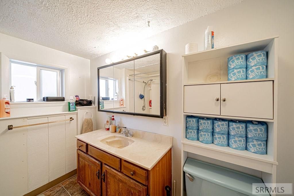 Image 39 of property listing at 375 W Hwy 39, Blackfoot, ID 83221