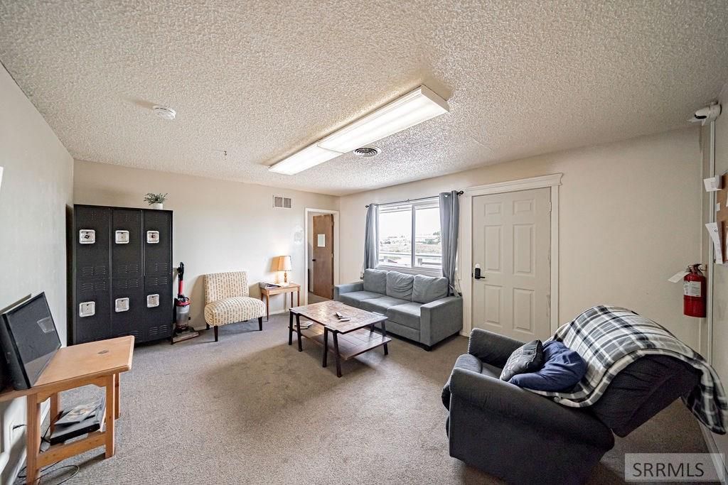 Image 5 of property listing at 375 W Hwy 39, Blackfoot, ID 83221