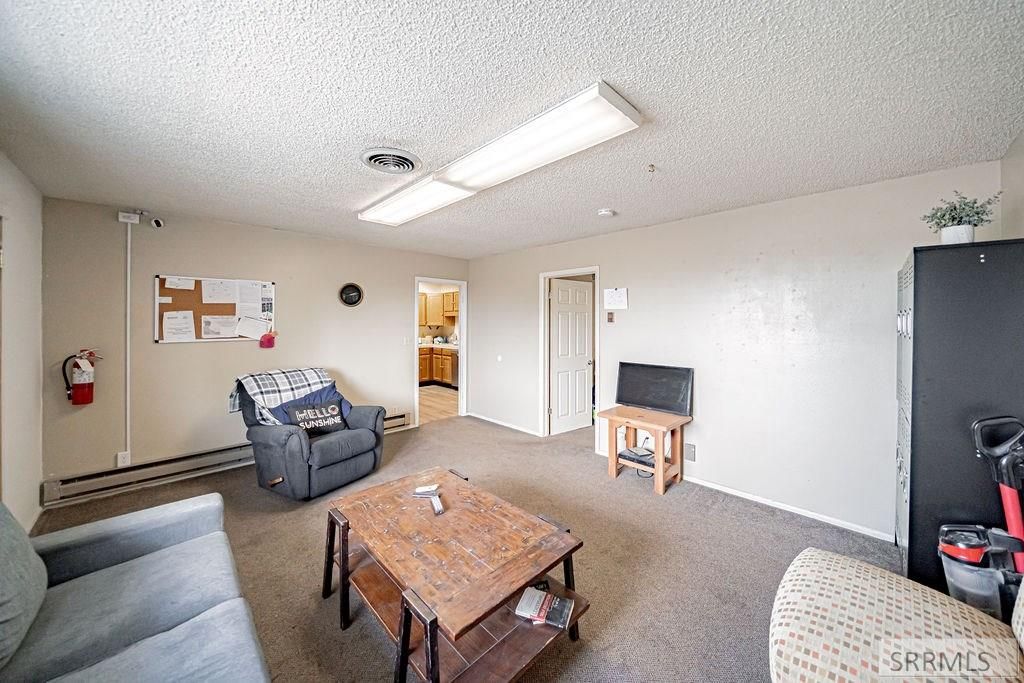 Image 7 of property listing at 375 W Hwy 39, Blackfoot, ID 83221