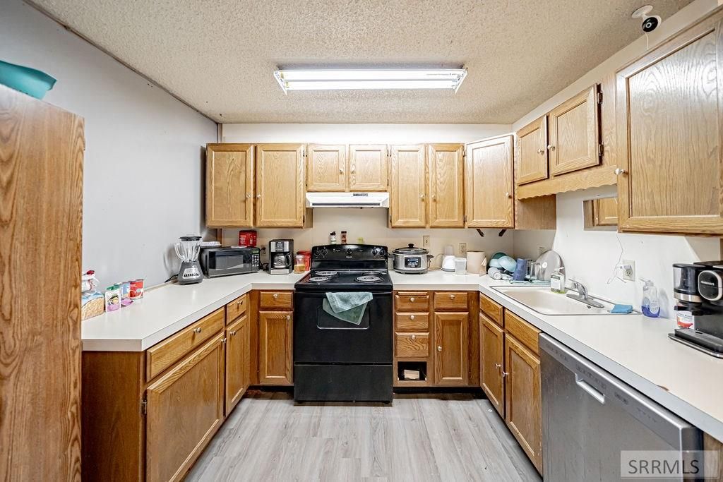 Image 9 of property listing at 375 W Hwy 39, Blackfoot, ID 83221