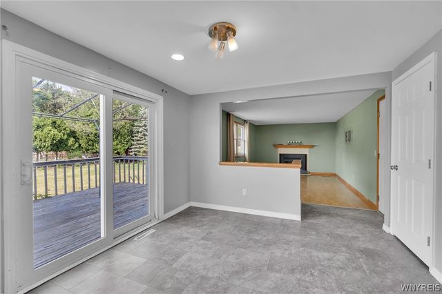 6328 Mayflower Lane, Hamburg, NY 14085