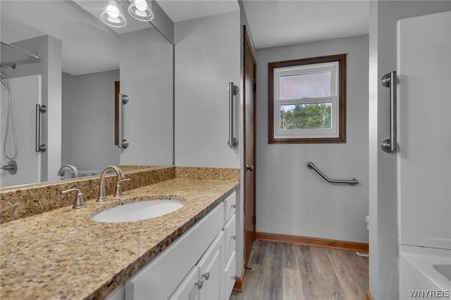 6328 Mayflower Lane, Hamburg, NY 14085