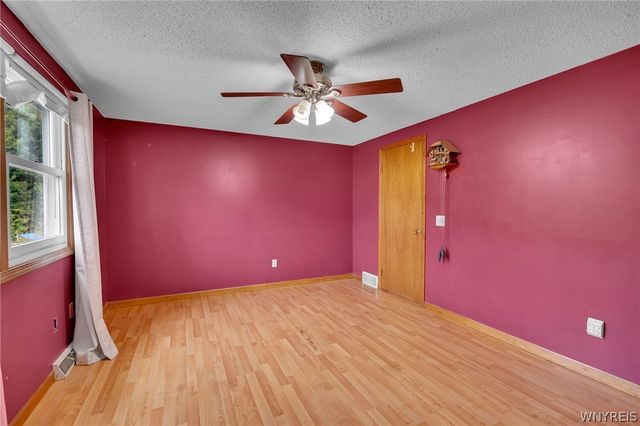 6328 Mayflower Lane, Hamburg, NY 14085