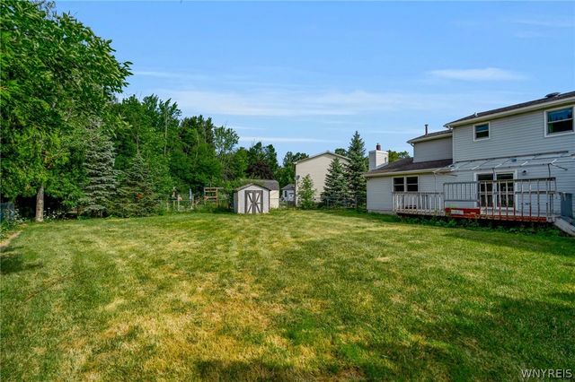 6328 Mayflower Lane, Hamburg, NY 14085