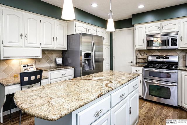 1214 N 161st Circle, Omaha, NE 68118