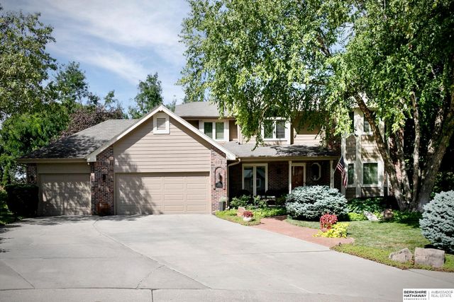 1214 N 161st Circle, Omaha, NE 68118