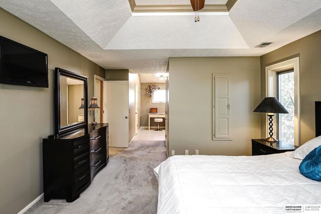 1214 N 161st Circle, Omaha, NE 68118