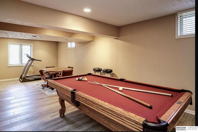 1214 N 161st Circle, Omaha, NE 68118