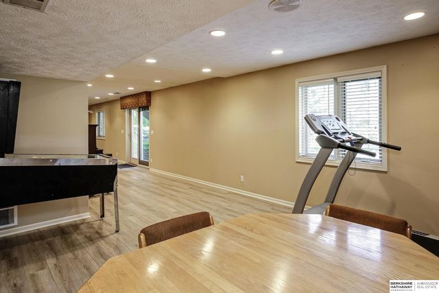1214 N 161st Circle, Omaha, NE 68118
