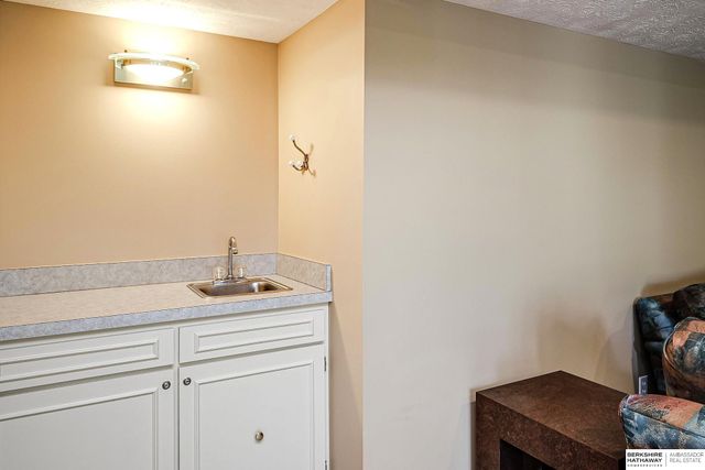 1214 N 161st Circle, Omaha, NE 68118