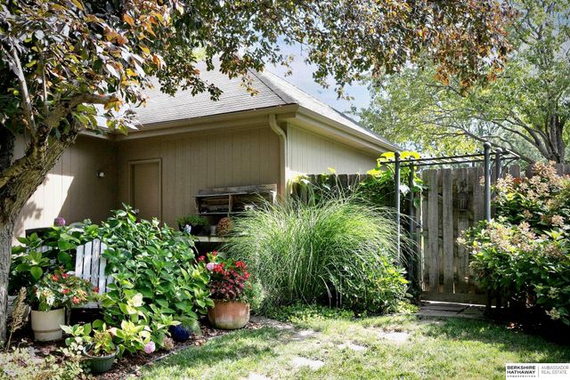 1214 N 161st Circle, Omaha, NE 68118