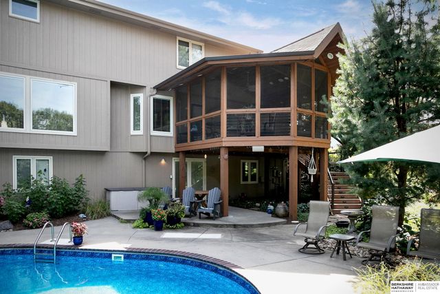 1214 N 161st Circle, Omaha, NE 68118