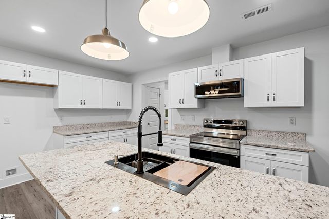 200 Hillbrook Road, Taylors, SC 29687