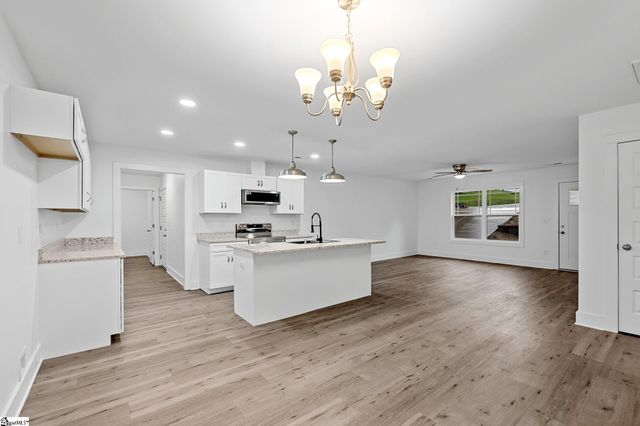 200 Hillbrook Road, Taylors, SC 29687