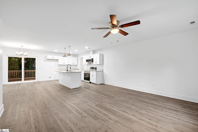 200 Hillbrook Road, Taylors, SC 29687
