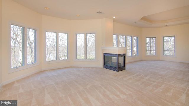 18208 SHINNIECOCK HILLS PL, Leesburg, VA 20176