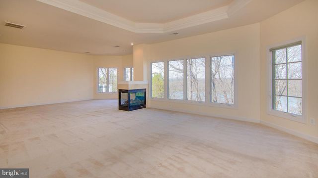 18208 SHINNIECOCK HILLS PL, Leesburg, VA 20176