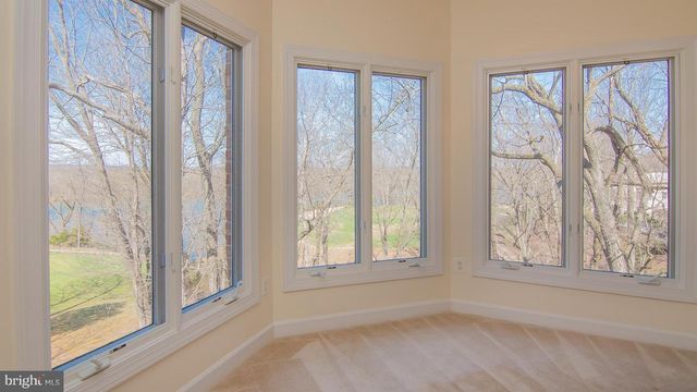 18208 SHINNIECOCK HILLS PL, Leesburg, VA 20176