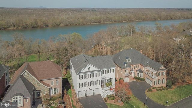 18208 SHINNIECOCK HILLS PL, Leesburg, VA 20176