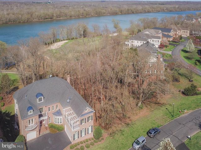18208 SHINNIECOCK HILLS PL, Leesburg, VA 20176