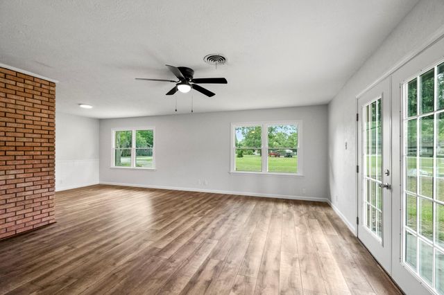 606 Clayton Street, Tomball, TX 77375