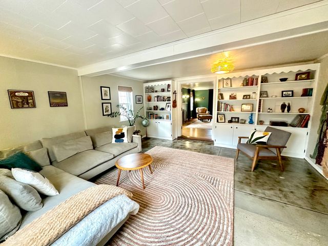 951 N Arlington Avenue, Indianapolis, IN 46219