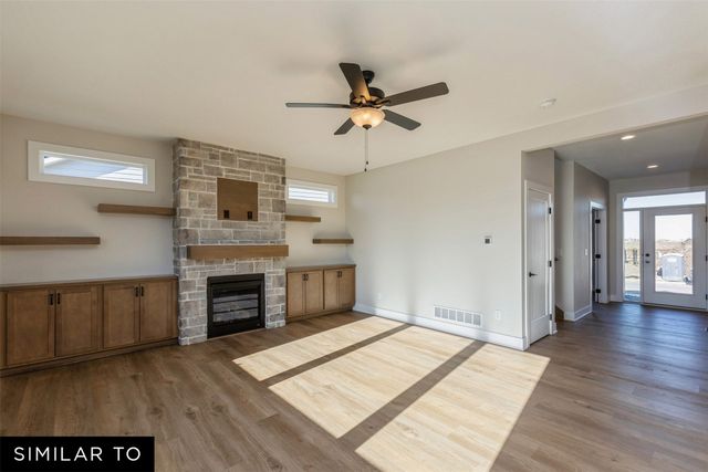 340 NW Ashley Avenue, Waukee, IA 50263