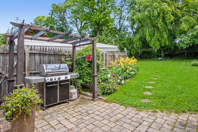 12 Lake Drive, New City, NY 10956