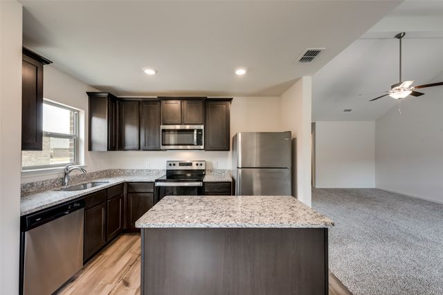 169 Cattlemans Creek W, Newark, TX 76071