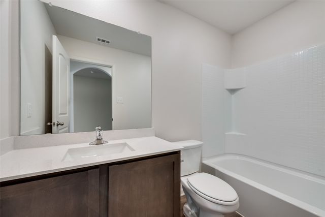 169 Cattlemans Creek W, Newark, TX 76071
