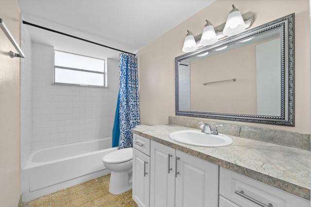 400 NE 2nd Street, Boynton Beach, FL 33435