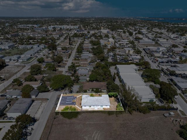 400 NE 2nd Street, Boynton Beach, FL 33435