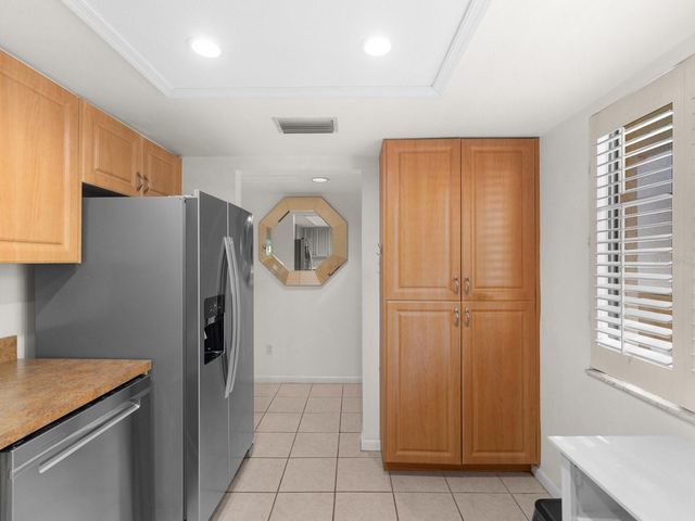 3076 EASTLAND BOULEVARD 210, Clearwater, FL 33761